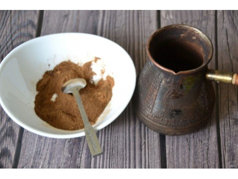 Кофе с мускатным орехом в турке