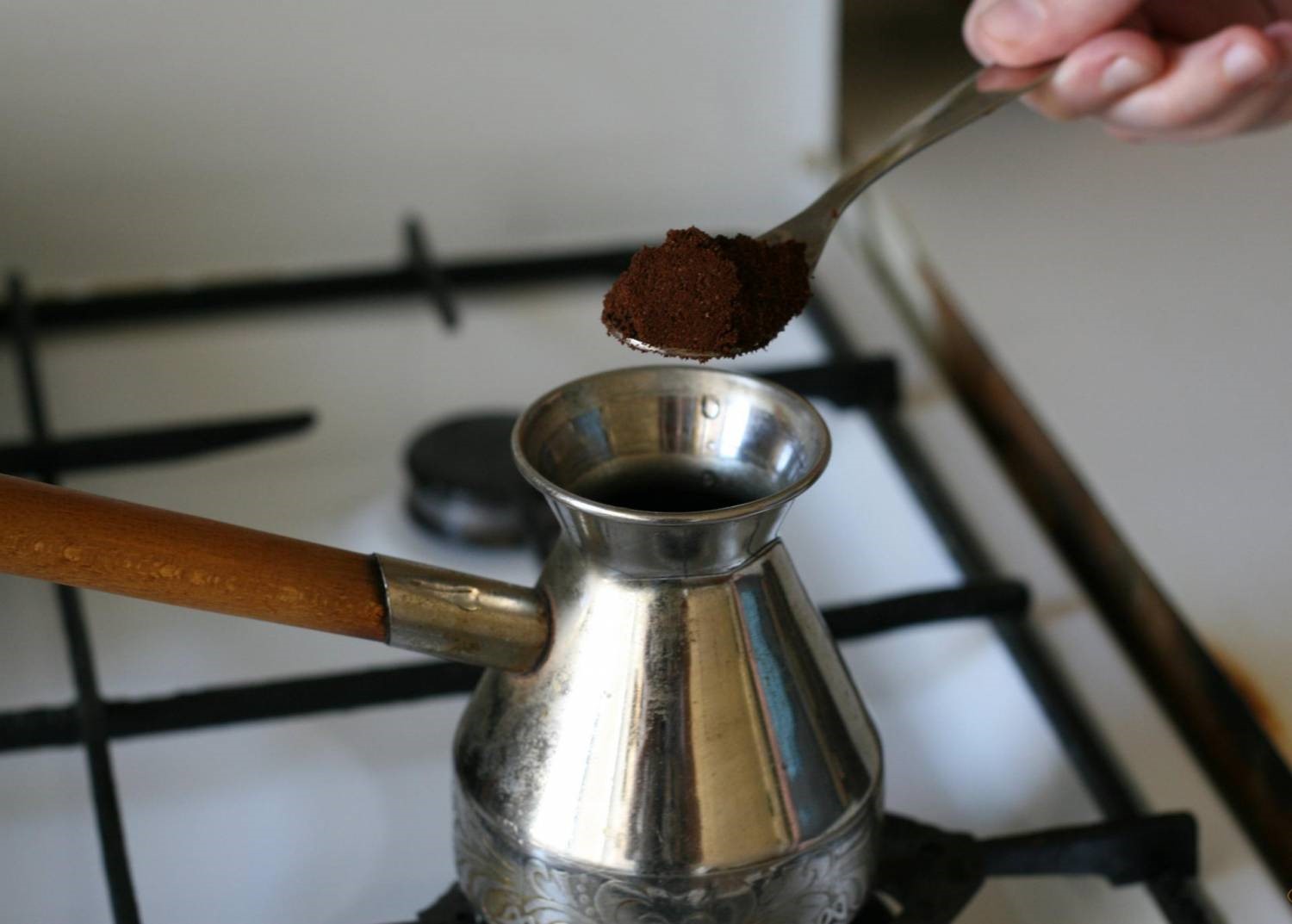 Сколько нужно варить кофе в турке по времени на плите